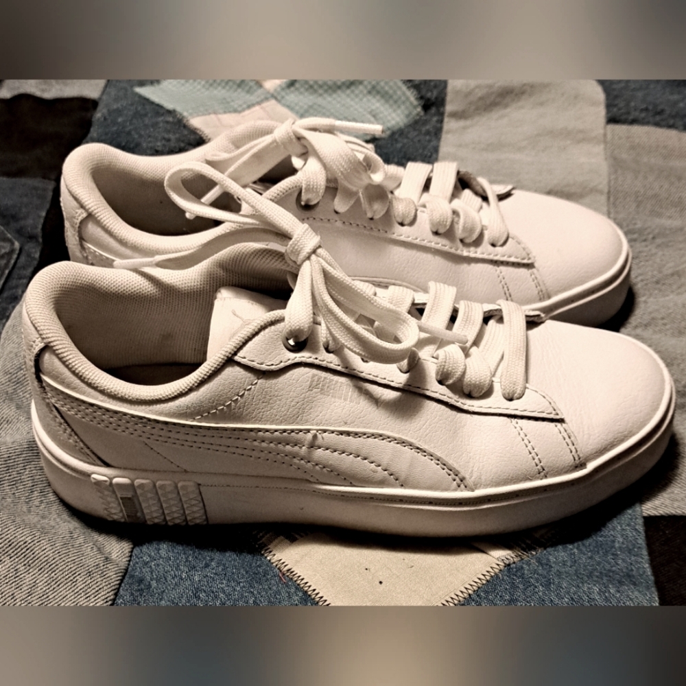 Puma Womens White Casual Shoes Sneakers.